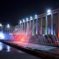 Esterno della struttura del Salone delle Fontane all'Eur dove si tiene la cena di finanziamento del Pd, presente il presidente del Consiglio Matteo Renzi, Roma, 7 novembre 2014. ANSA / PAOLO GARGINI